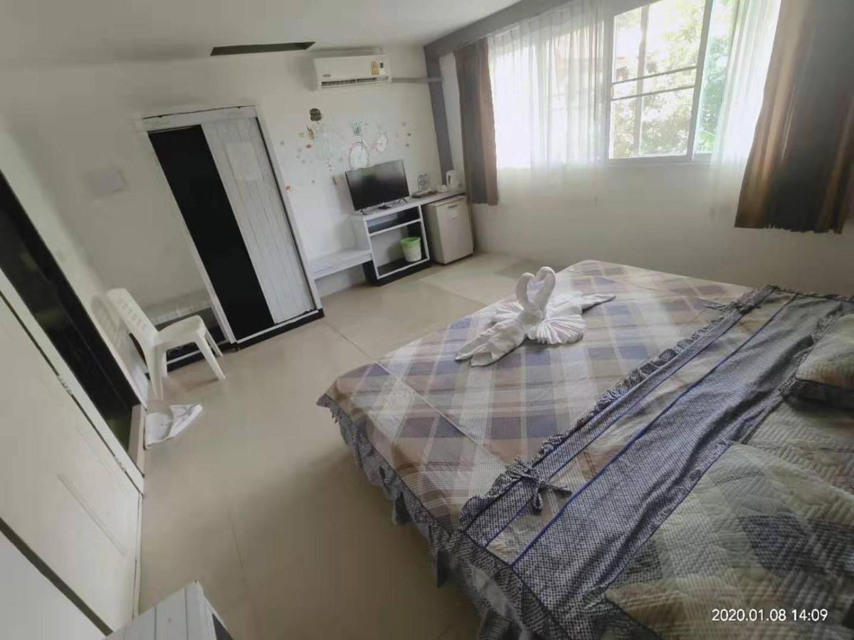 Wechat Inn Patong Exterior photo